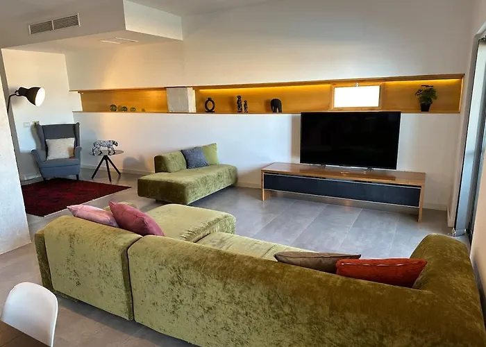 3Br Free Parking Near Sandy Beach Paceville